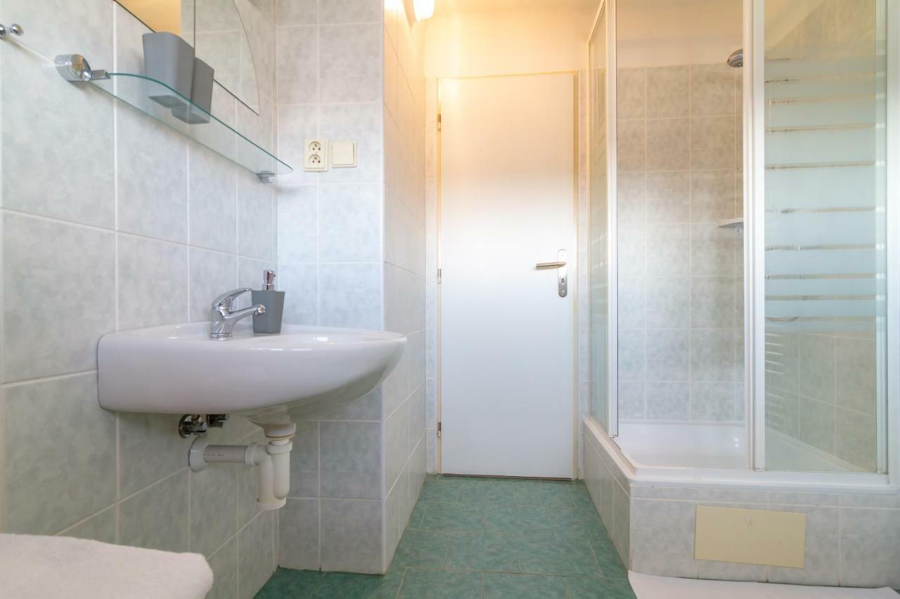 Apartmany U Nemocnice Ческе-Будеёвице Экстерьер фото