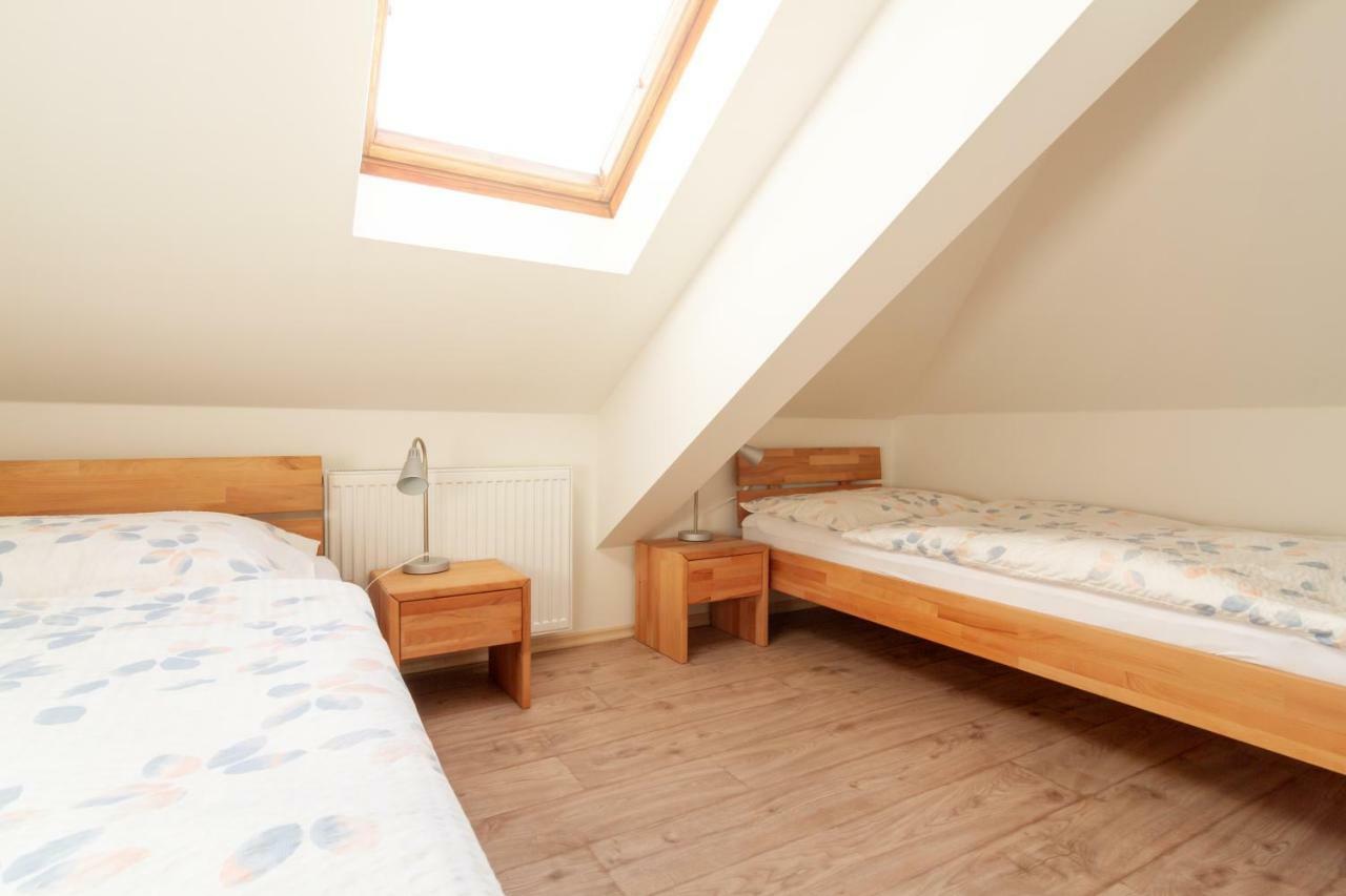 Apartmany U Nemocnice Ческе-Будеёвице Экстерьер фото