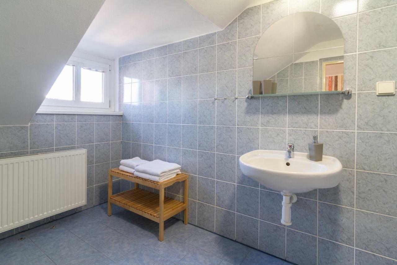 Apartmany U Nemocnice Ческе-Будеёвице Экстерьер фото