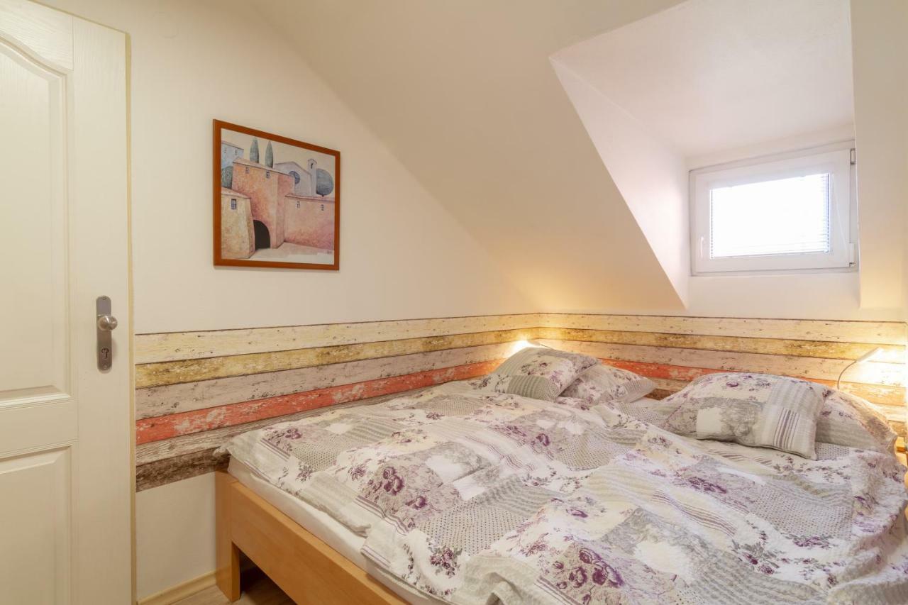 Apartmany U Nemocnice Ческе-Будеёвице Экстерьер фото